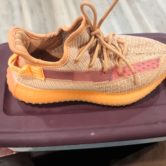 adidas Shoes - YEZZY BOOST 350 V2 CLAY
